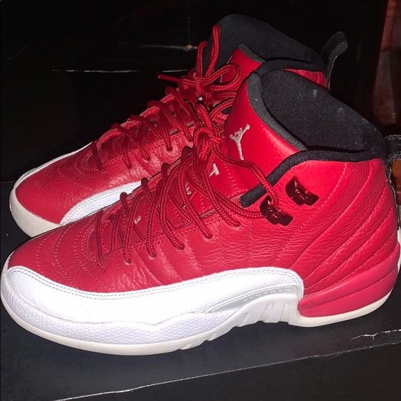 Retro Jordan Gym Reds - Picture 2 of 4